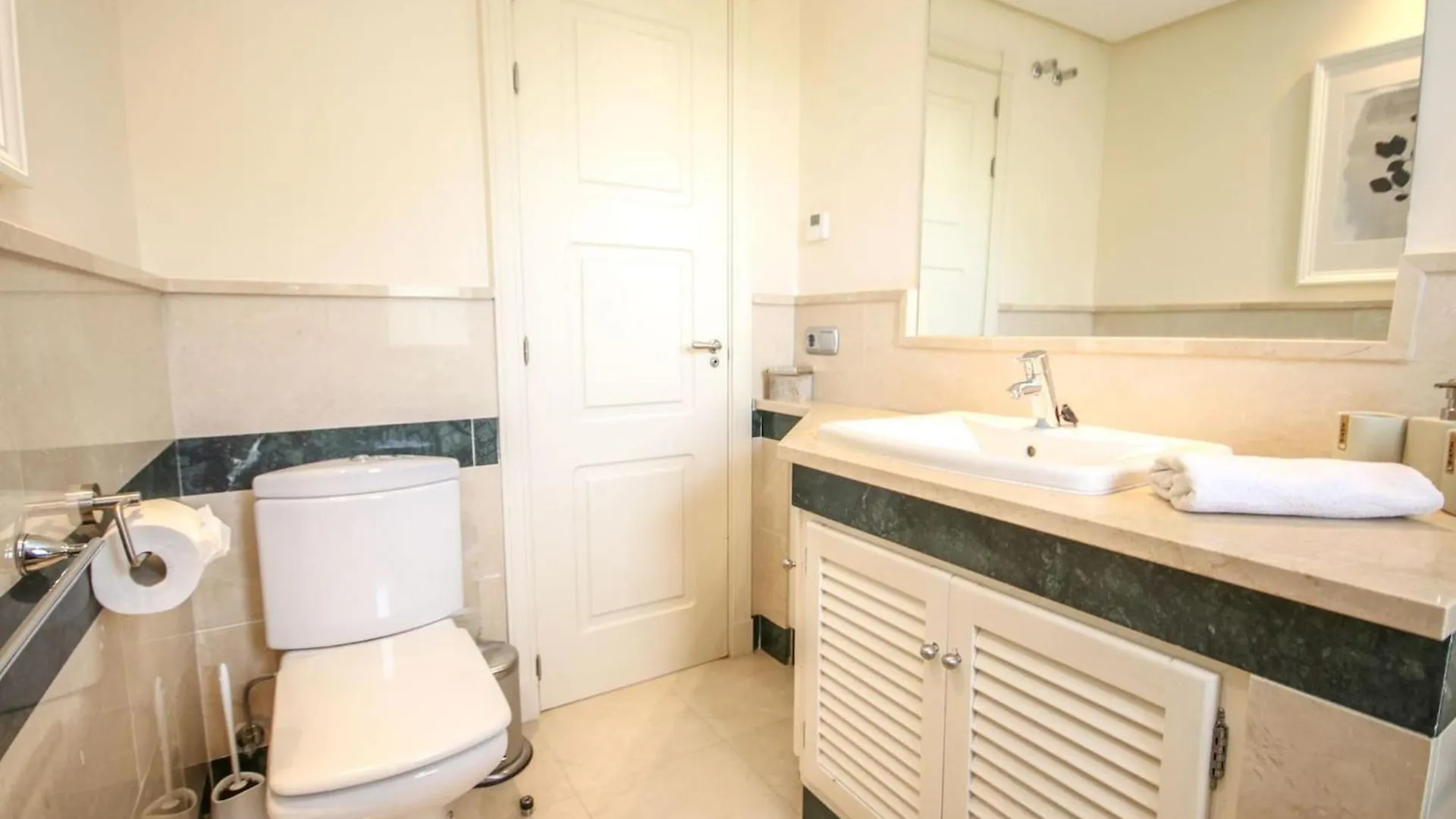 Penthouse Estepona Great Sea Views & Beach Access