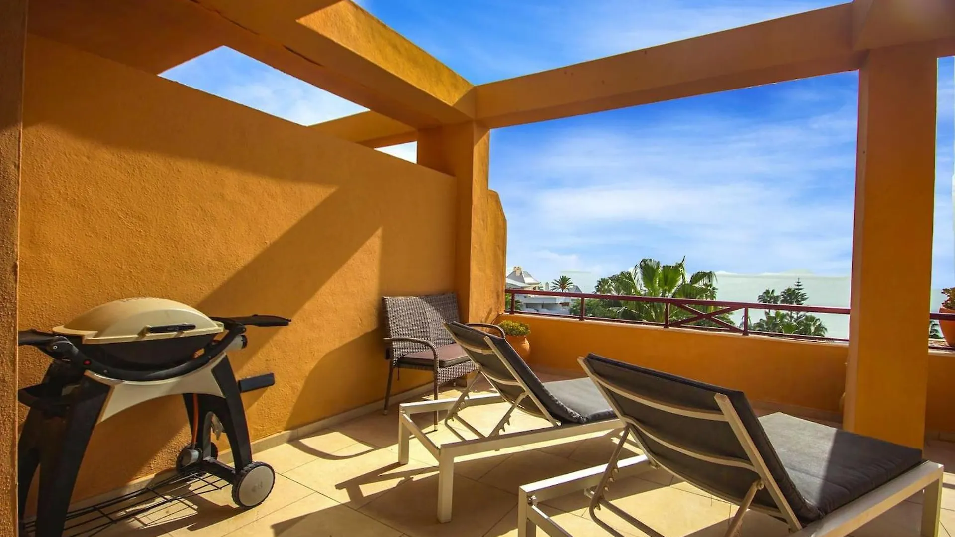 Apartment Penthouse Estepona Great Sea Views & Beach Access Spain